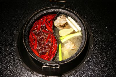 八旺秘制大骨鸳鸯锅